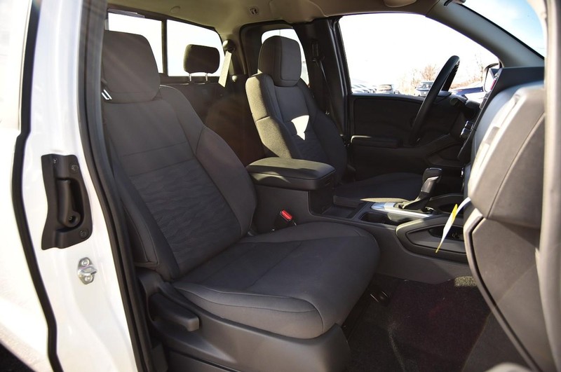 Nissan Frontier Vehicle Image 23