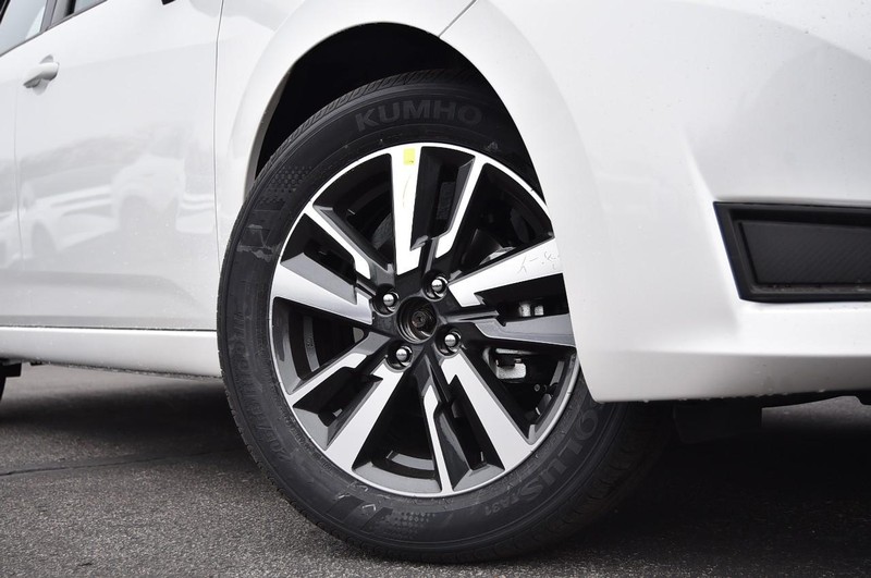 Nissan Versa Vehicle Image 03