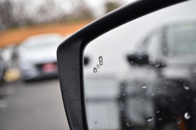 Nissan Versa Vehicle Image 10