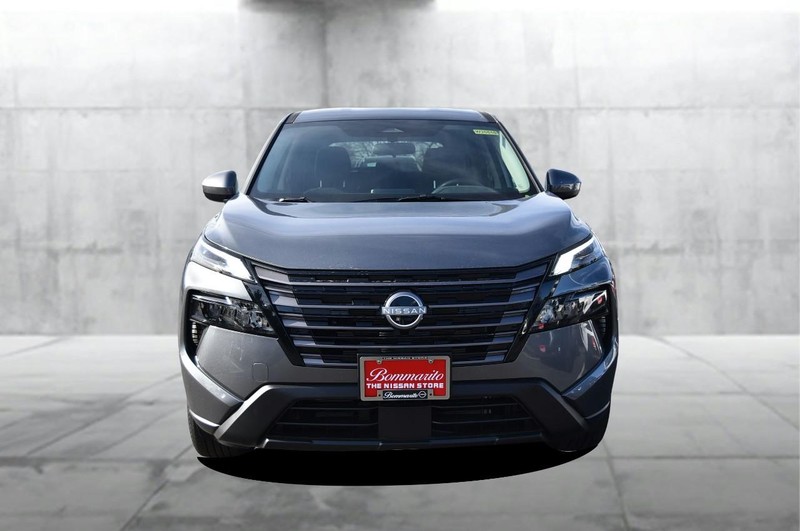 Nissan Rogue Vehicle Image 04