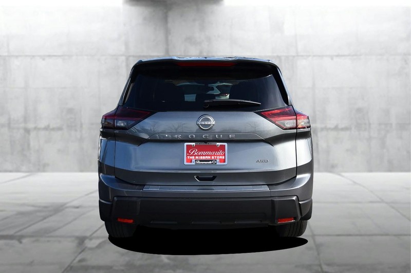 Nissan Rogue Vehicle Image 06
