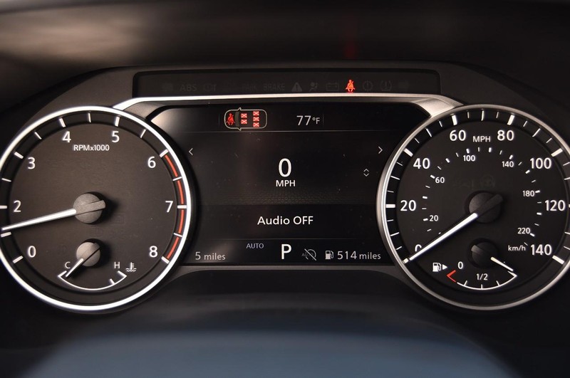 Nissan Rogue Vehicle Image 12