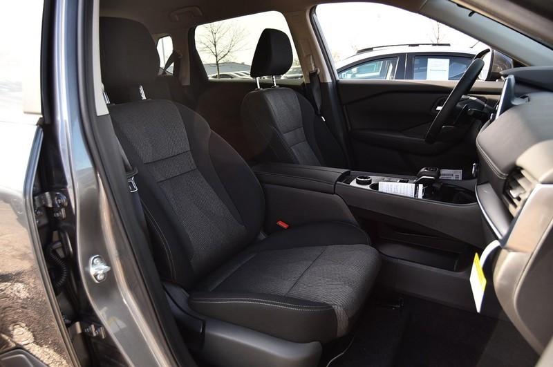 Nissan Rogue Vehicle Image 20