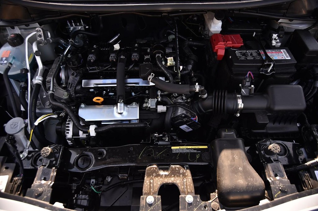 Nissan Versa Vehicle Full-screen Gallery Image 23