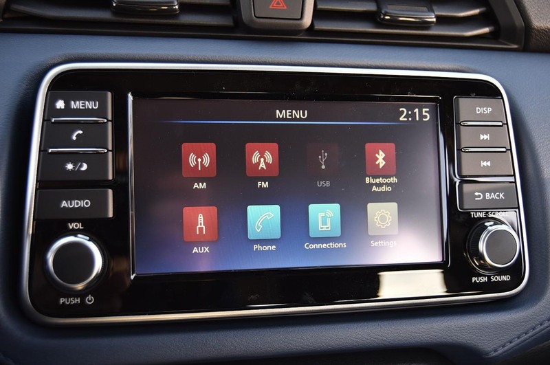 Nissan Versa Vehicle Image 13