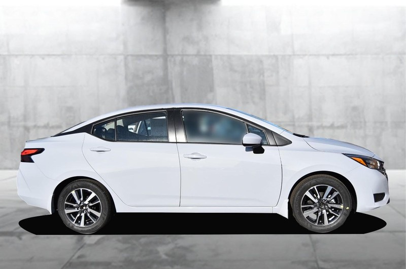 Nissan Versa Vehicle Image 28