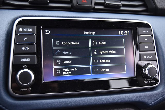 Nissan Versa Vehicle Image 13