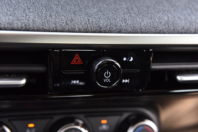 Nissan Kicks Vehicle Image 15