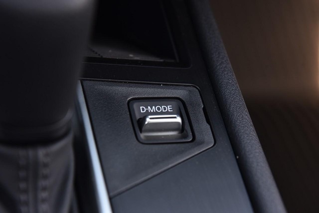 Nissan Kicks Vehicle Image 19