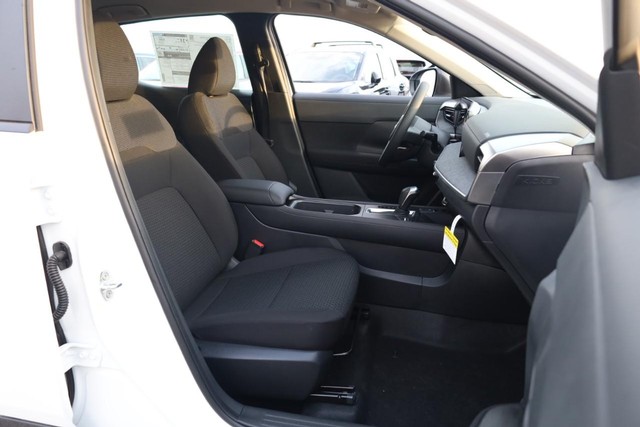 Nissan Kicks Vehicle Image 24