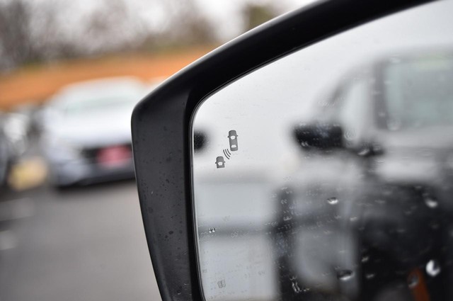 Nissan Versa Vehicle Image 10