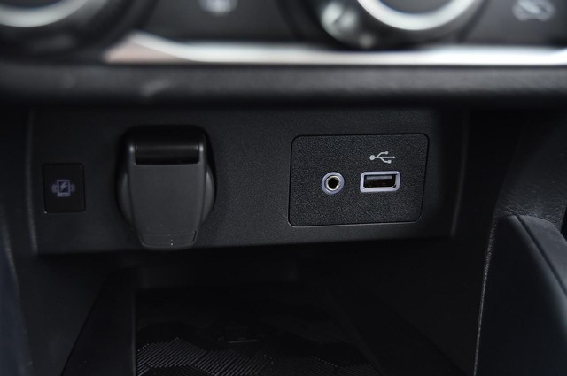 Nissan Versa Vehicle Image 15