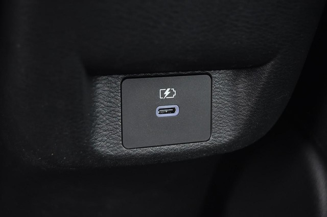 Nissan Versa Vehicle Image 21