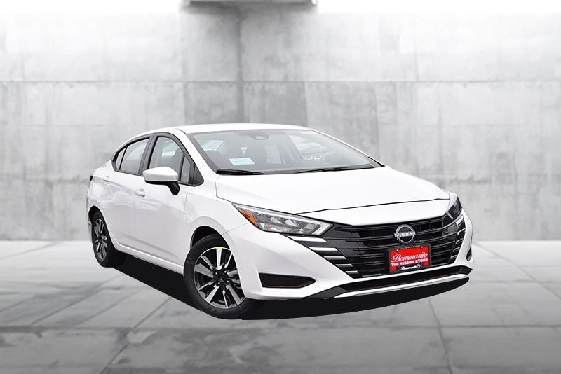 Nissan Versa Vehicle Image 02