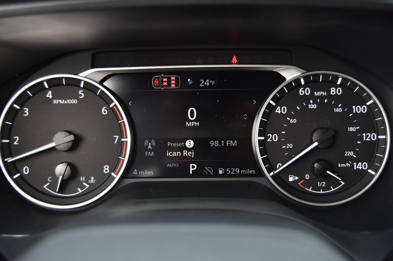 Nissan Rogue Vehicle Image 12