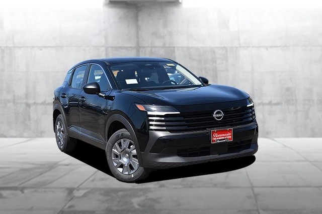 Nissan Kicks Vehicle Image 02