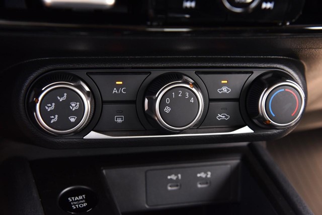 Nissan Kicks Vehicle Image 16