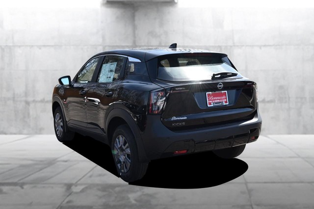 Nissan Kicks Vehicle Image 07