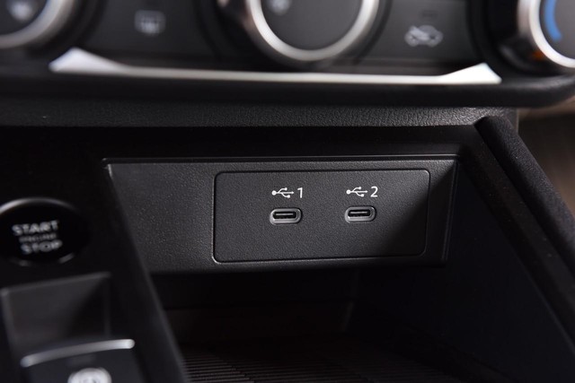 Nissan Kicks Vehicle Image 17