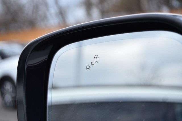 Nissan Armada Vehicle Image 10