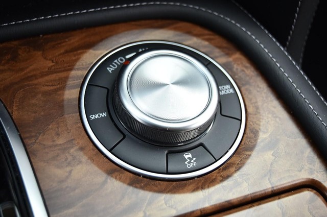 Nissan Armada Vehicle Image 21