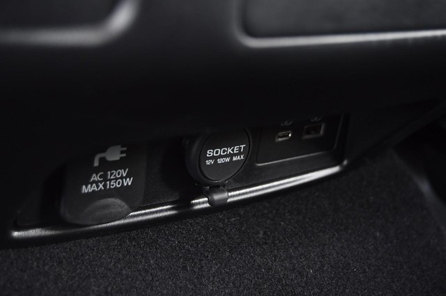 Nissan Armada Vehicle Image 30