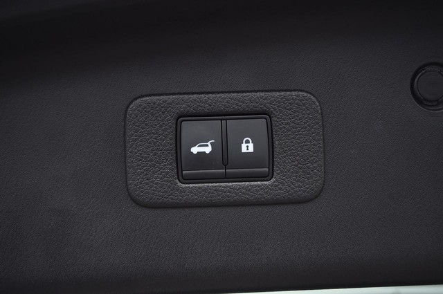 Nissan Armada Vehicle Image 33