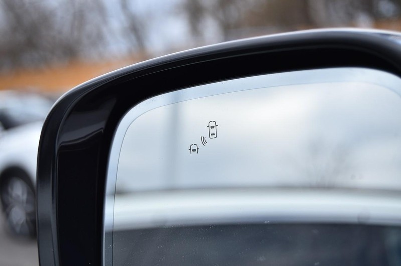 Nissan Armada Vehicle Image 10