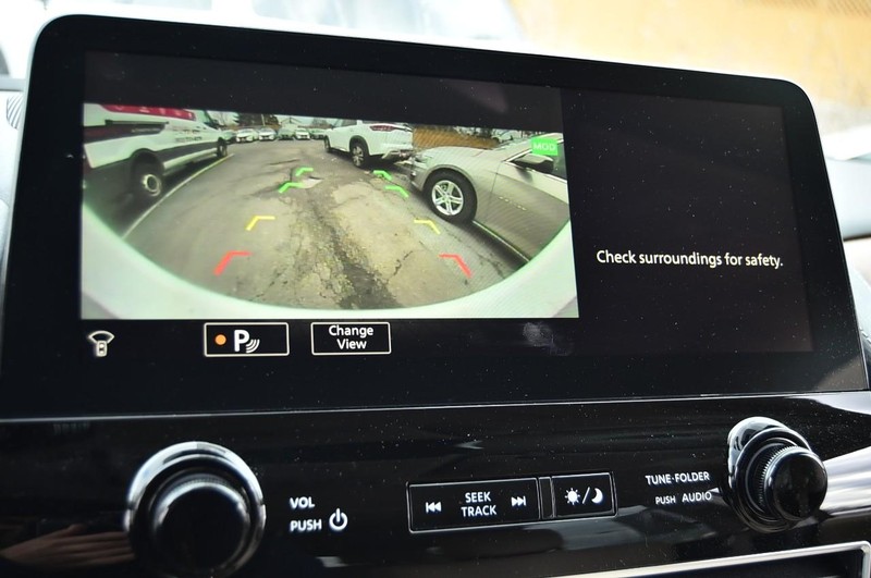 Nissan Armada Vehicle Image 16