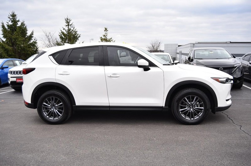 Mazda CX-5 Vehicle Full-screen Gallery Image 5