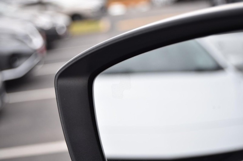 Mazda CX-5 Vehicle Full-screen Gallery Image 11