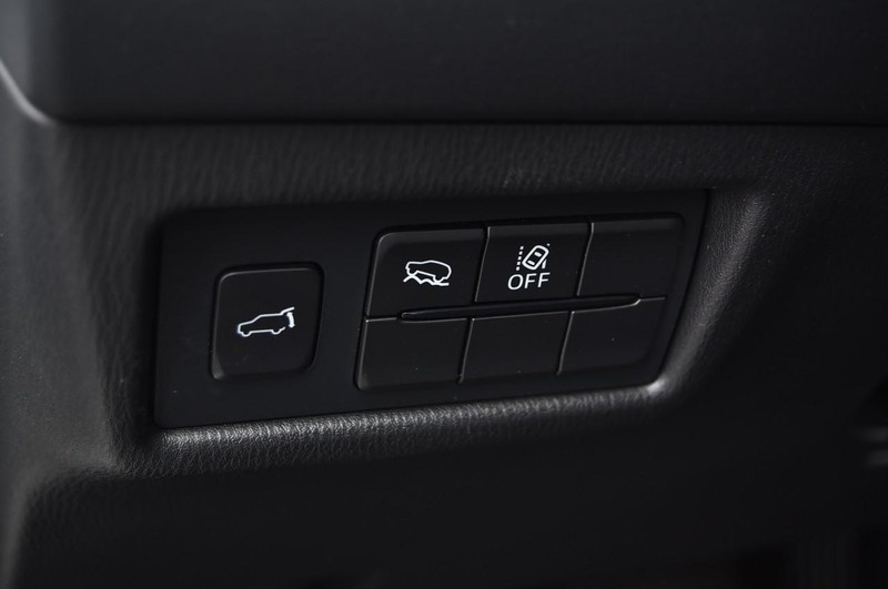 Mazda CX-5 Vehicle Full-screen Gallery Image 12