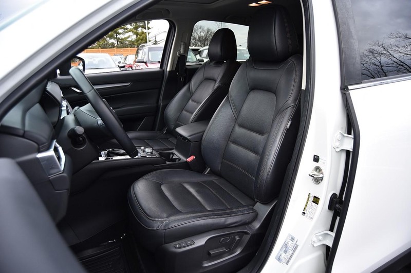 Mazda CX-5 Vehicle Full-screen Gallery Image 21