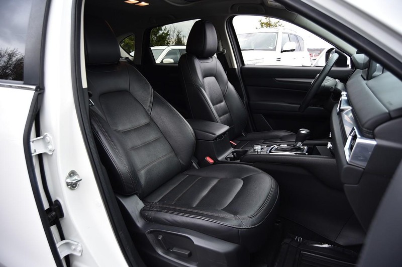 Mazda CX-5 Vehicle Full-screen Gallery Image 22