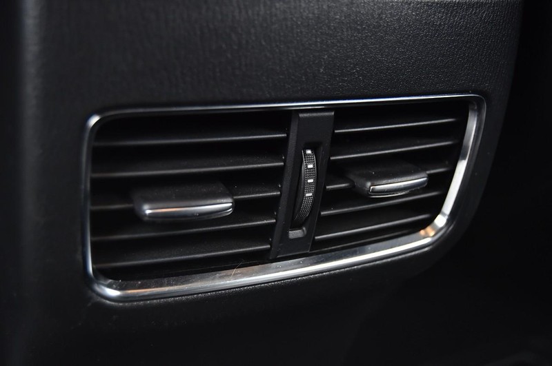 Mazda CX-5 Vehicle Full-screen Gallery Image 25