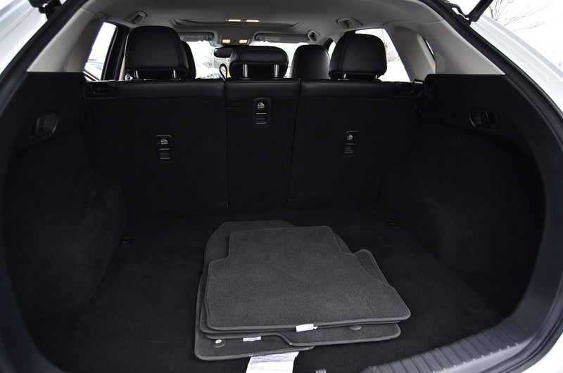 Mazda CX-5 Vehicle Full-screen Gallery Image 26