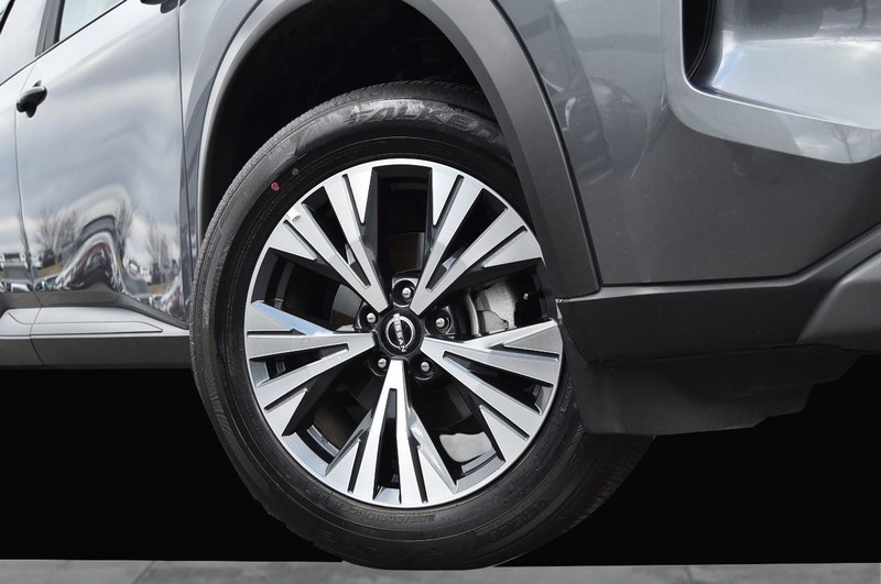 Nissan Rogue Vehicle Image 03