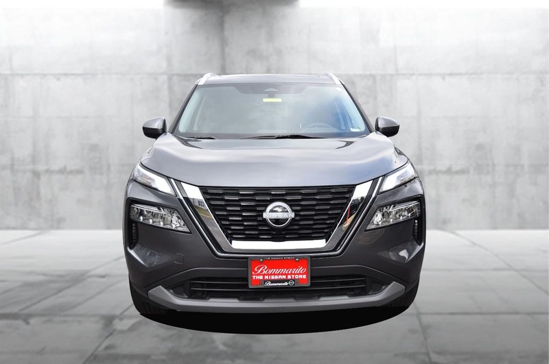 Nissan Rogue Vehicle Image 04