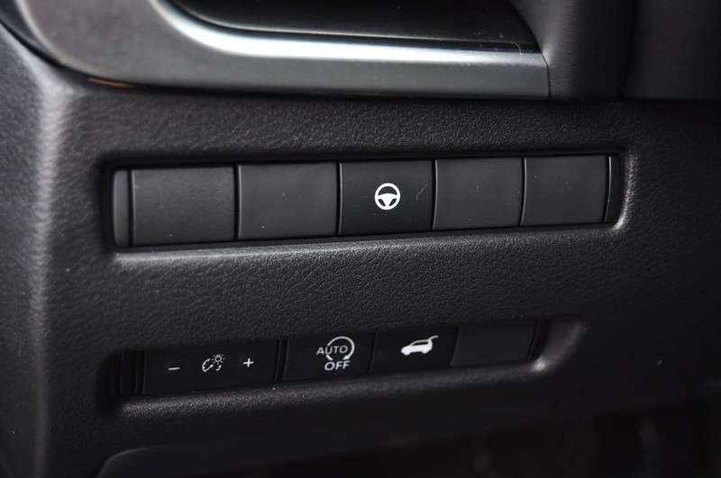 Nissan Rogue Vehicle Image 11