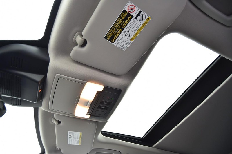 Nissan Rogue Vehicle Image 21