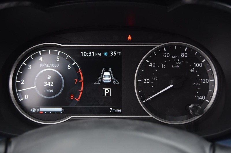 Nissan Versa Vehicle Image 11