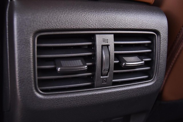 Nissan Rogue Vehicle Image 28