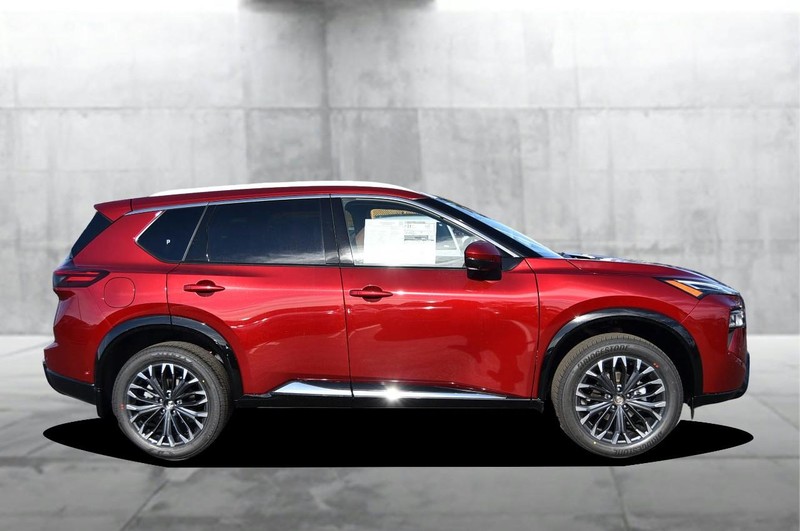 Nissan Rogue Vehicle Image 05