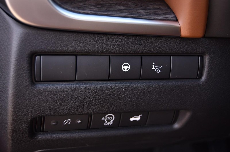 Nissan Rogue Vehicle Image 12