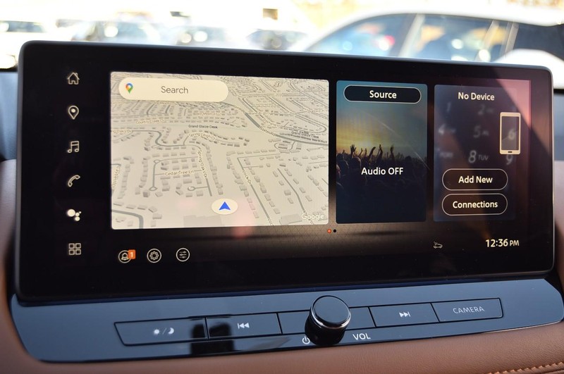 Nissan Rogue Vehicle Image 19