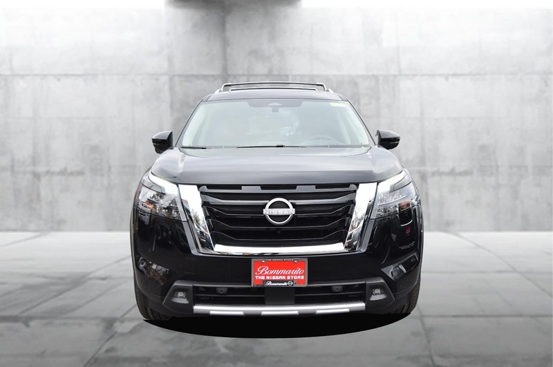 Nissan Pathfinder Vehicle Image 04