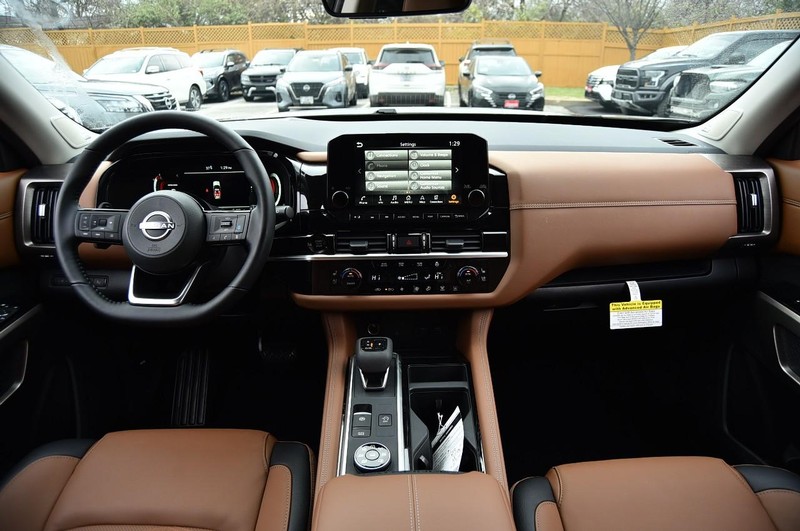 Nissan Pathfinder Vehicle Image 08