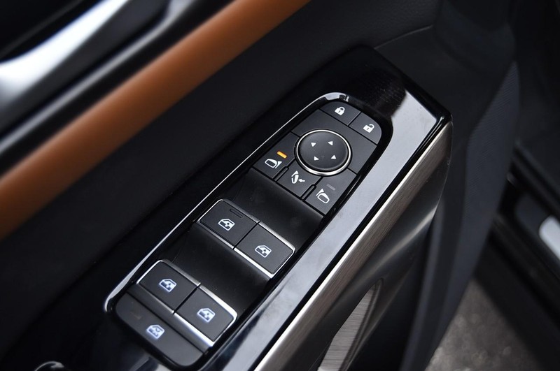 Nissan Pathfinder Vehicle Image 09