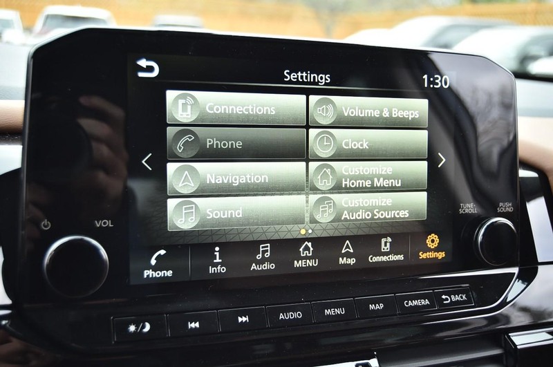 Nissan Pathfinder Vehicle Image 18