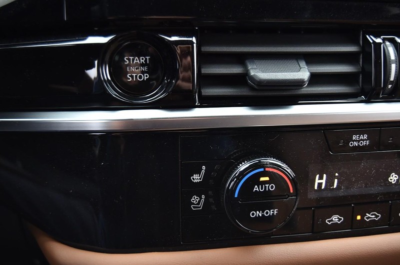 Nissan Pathfinder Vehicle Image 19